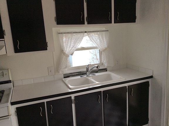 Kitchen sink and countertop