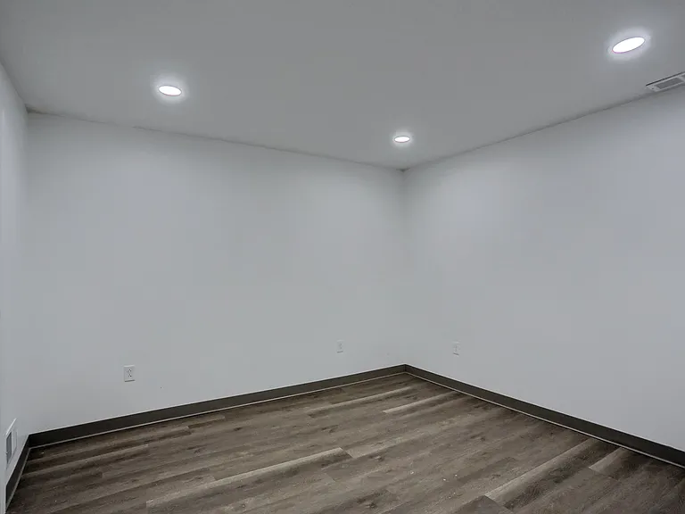 124 Kathleen Dr #2 — Photo 29