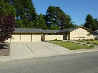 1283 Larch Ave, Moraga, CA 94556