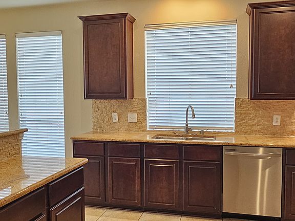 4th image of 900 Hidden Springs Ct