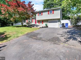 20 Burning Brush Cir, Etters, PA 17319