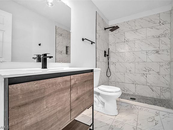 2nd image of 3643 Pine Oak Cir APT 102