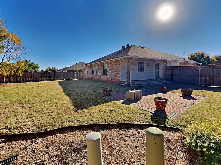 21886 Pioneer Cir — Photo 19