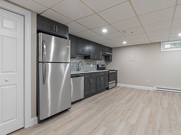 2nd image of 142 S Walnut St #3
