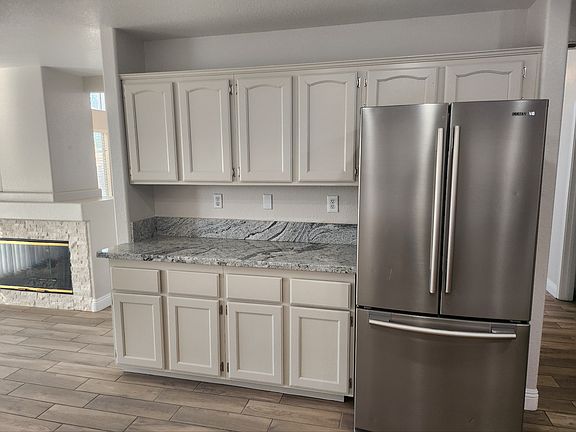5th image of 2466 Avenida Cortes