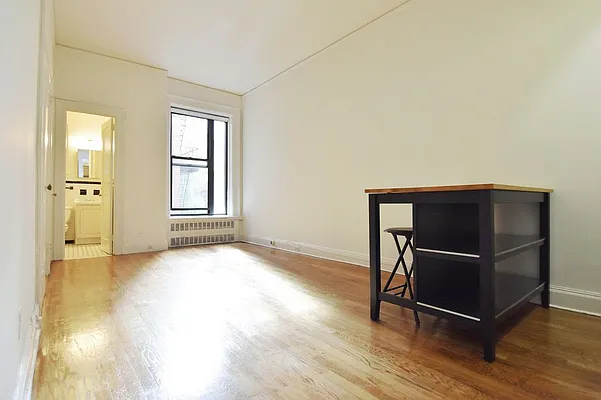 Rented by Balass Ralph, LREB | media 17