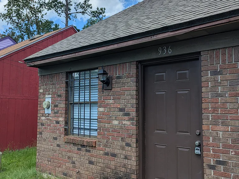 936 S Lipona Rd — Photo 1
