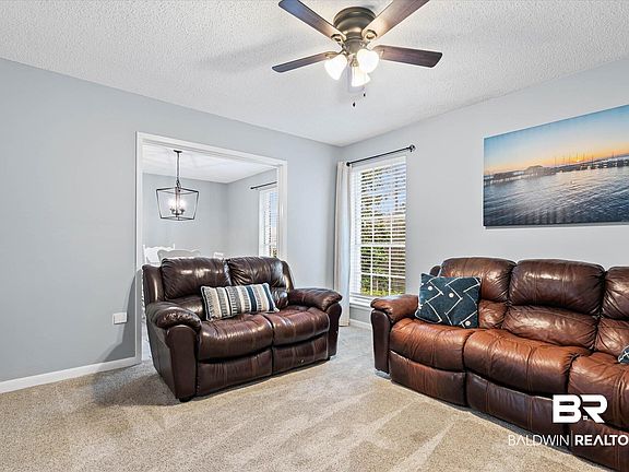 5th image of 331 Ridgewood Dr