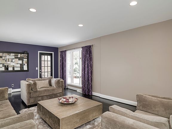 4th image of 8393 Black Walnut Dr