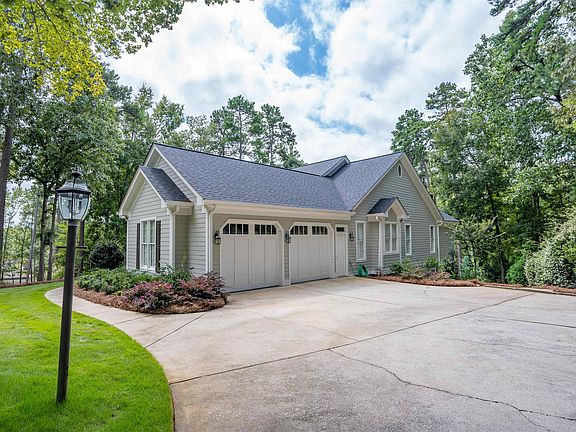 4th image of 1021 Liberty Bluff Ln