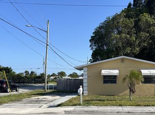 1301 W 28th St, Riviera Beach, FL 33404