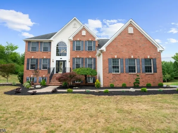 15 Providence Dr, Raritan Twp., NJ 08822