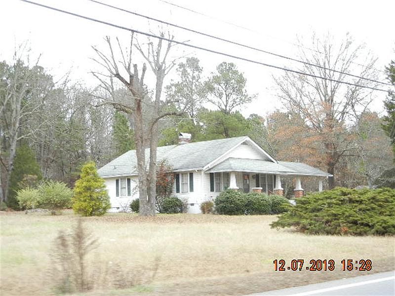 2nd image of 937 N Main St