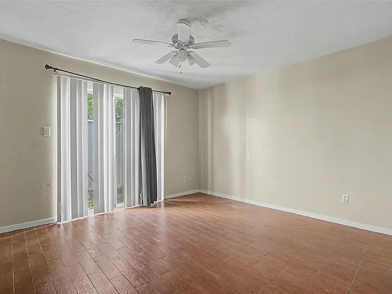 13119 Hollowcreek Park Dr — Photo 12