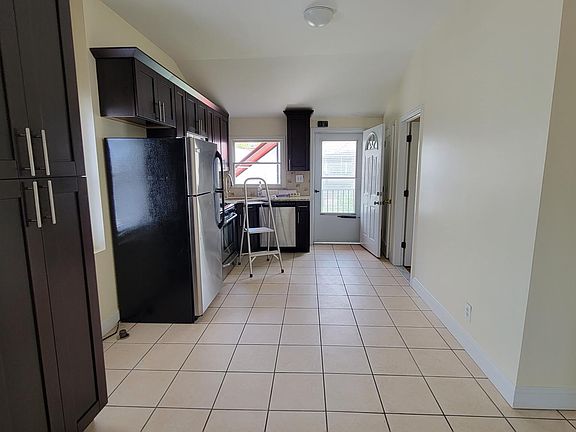3rd image of 8335 159th St