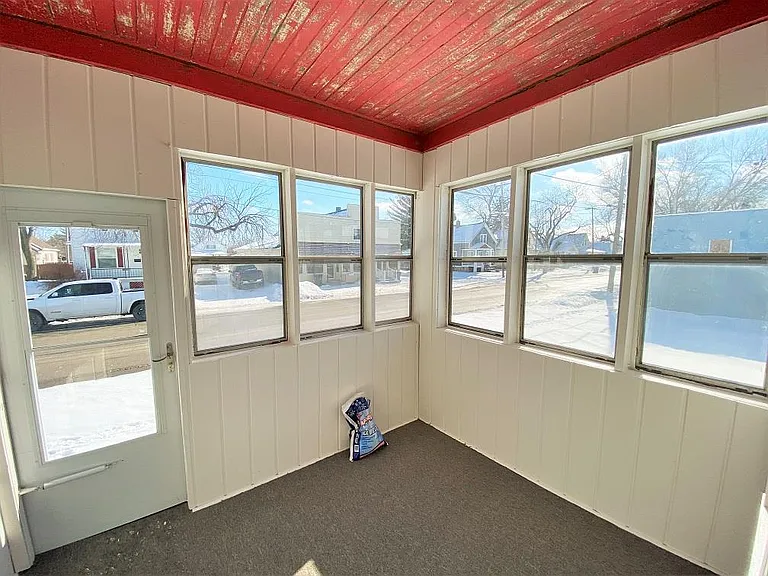 1242 Michigan Ave — Photo 2