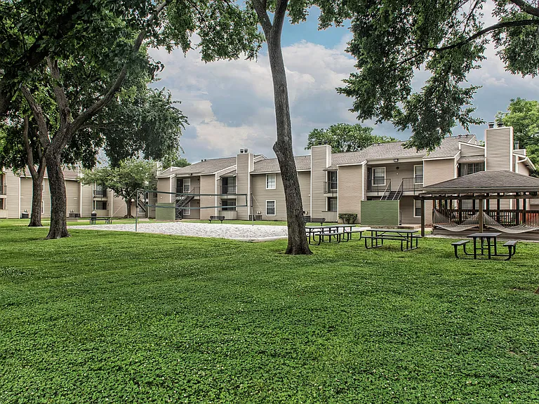 Abbey Glenn Apartments — Photo 5