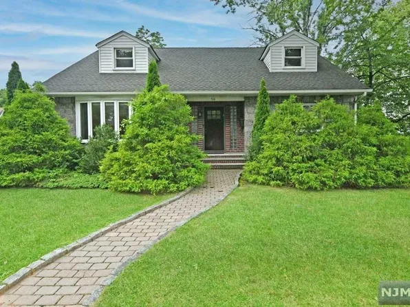 516 Martense Ave, Teaneck, NJ 07666