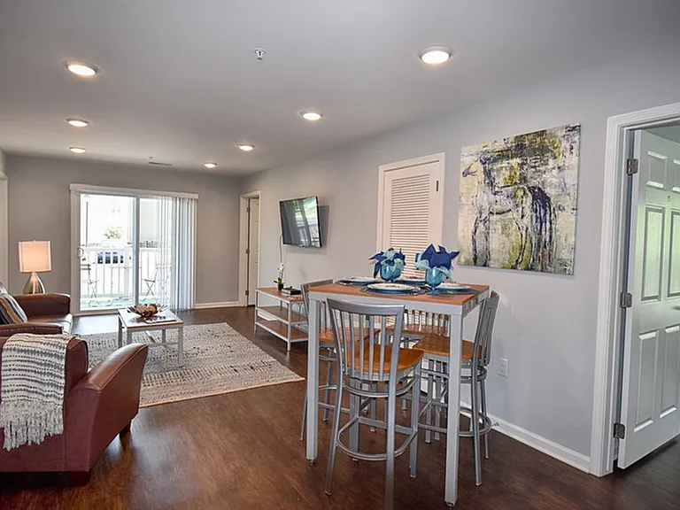 742 Upstate Campus Dr — Photo 21