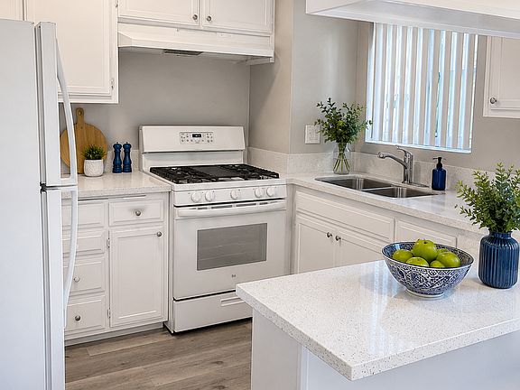 2nd image of 12626 York Ave #B