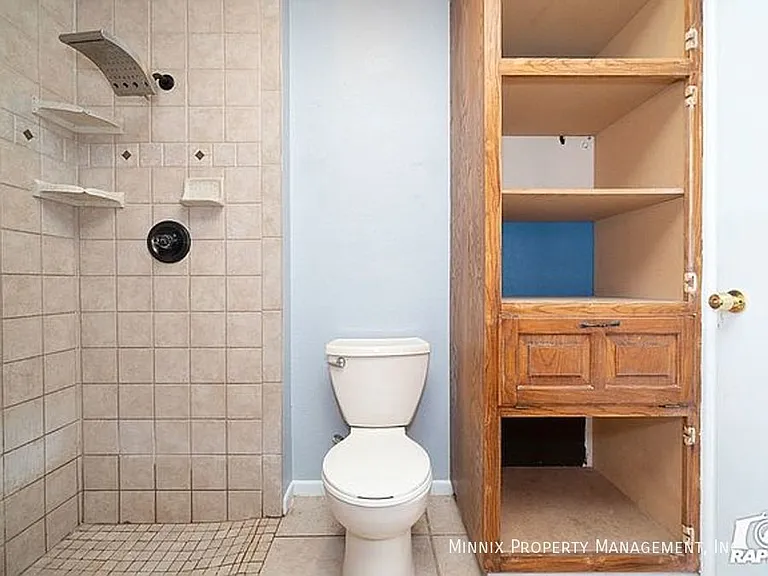 2905 Ventura Ave — Photo 25