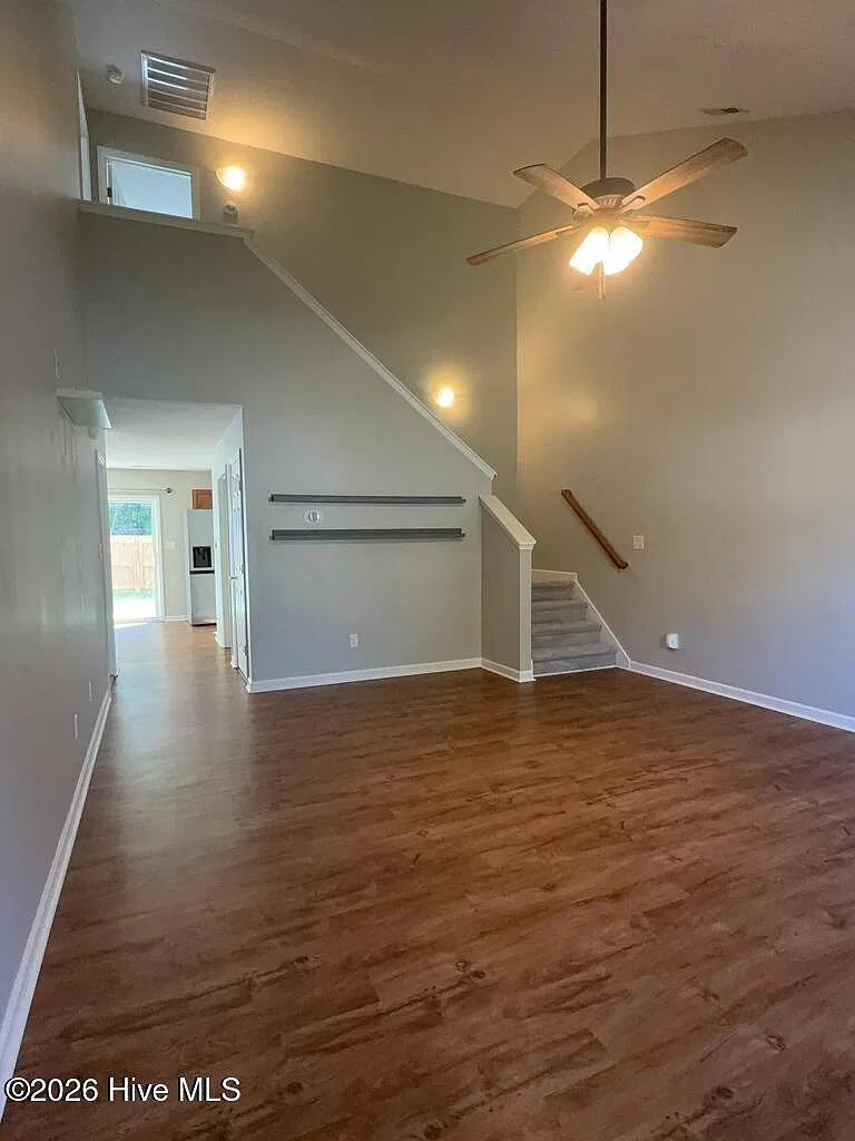 2 bed, 2.5 bath, 1281 sqft, $1,500 — Photo 2