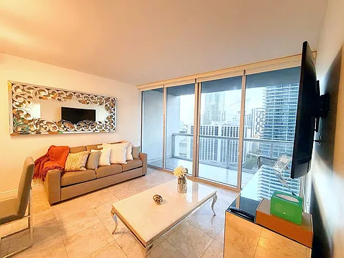 485 Brickell Ave Photo 1