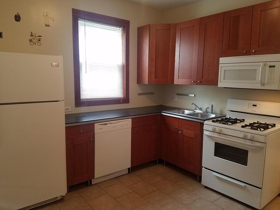 1st image of 1014 N Trumbull Ave #1