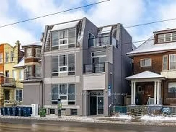 686 Bathurst St #202, Toronto, ON M5S 2R3