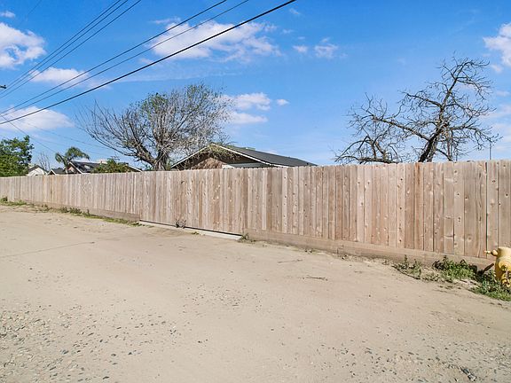 4th image of 1682 E Foster Drive
