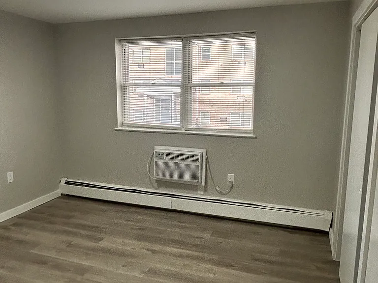 Austin Manor Apartments — Photo 31