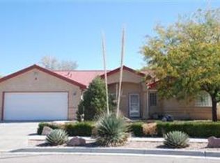 1046 Parkview Dr SW, Los Lunas, NM 87031