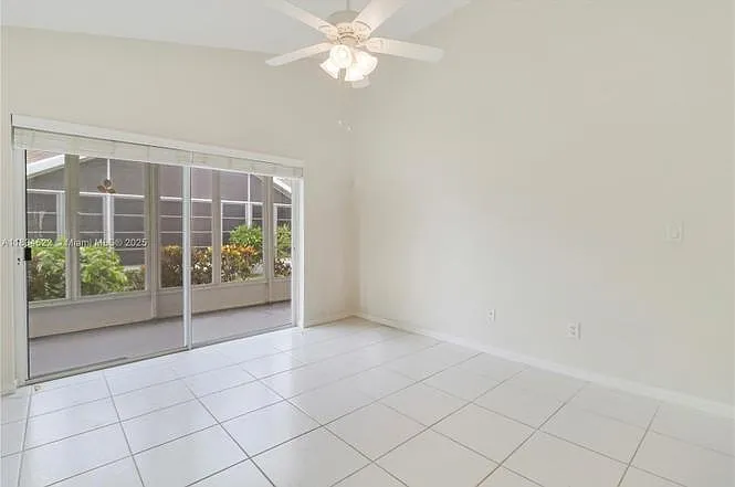 653 NW San Remo Cir — Photo 19