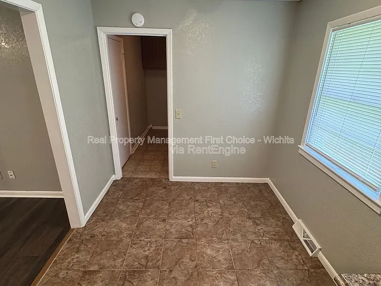 2136 S Euclid St — Photo 11