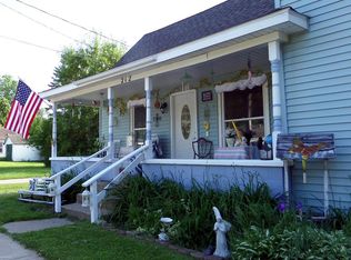 212 S 5th St, Edmore, MI 48829