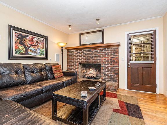 5th image of 404 Tebblewood Dr