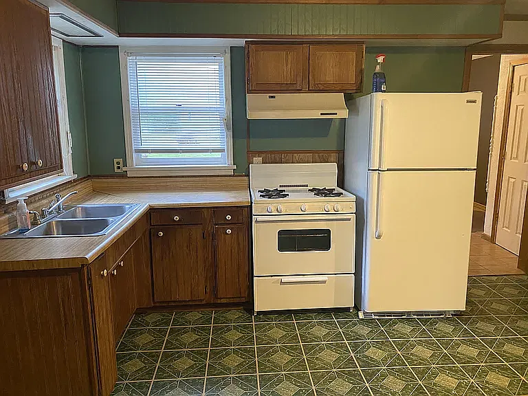 3 bed, 1825 sqft, $1,200 — Photo 2