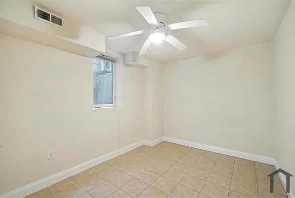 1705 Arlington St — Photo 9