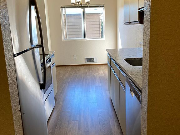 Kitchen with quartz counter tops
