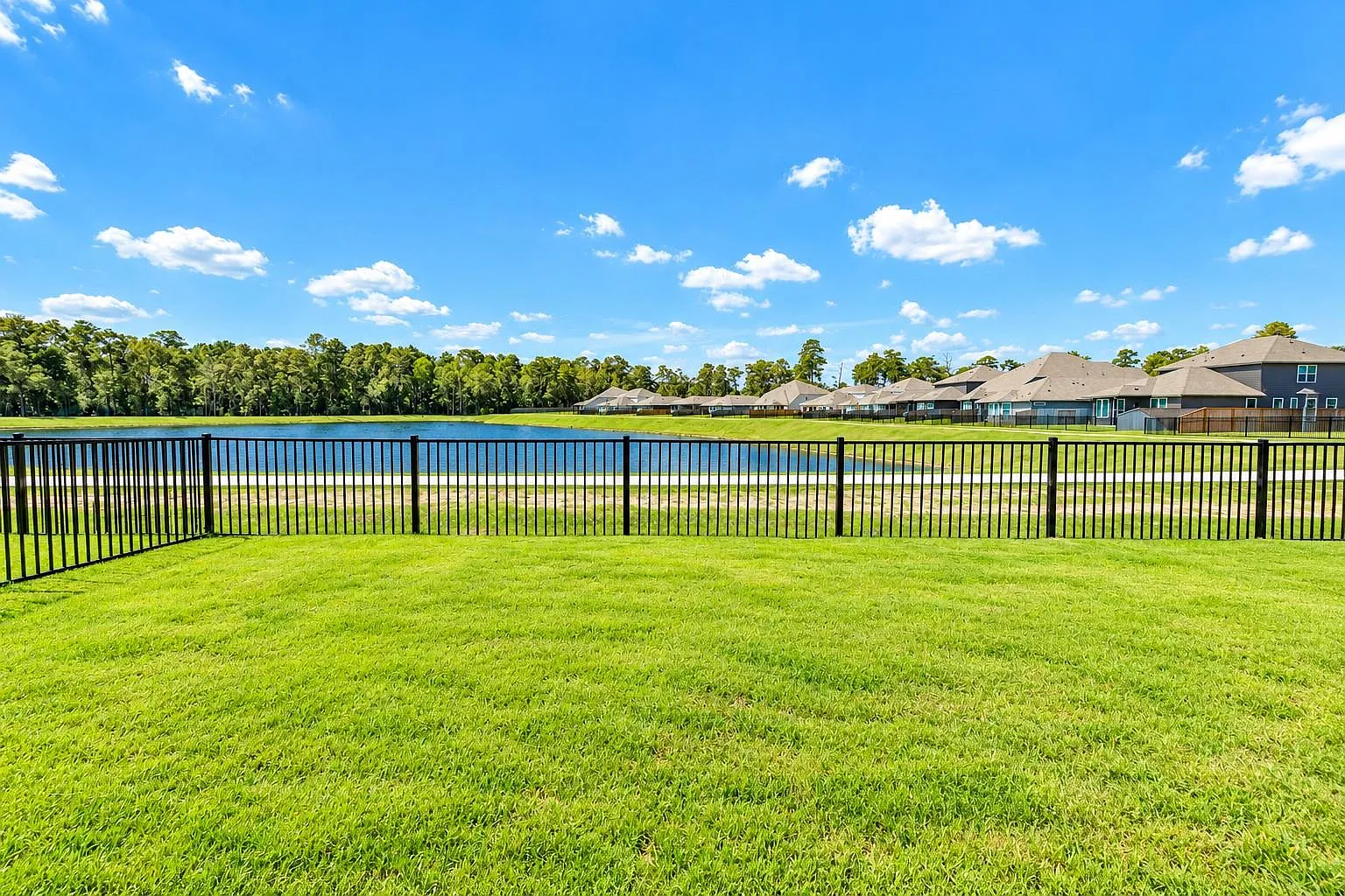 3 bed, 2.0 bath, 1857 sqft, $2,100 — Photo 1