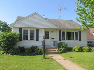 707 E Jefferson St, Waupun, WI 53963