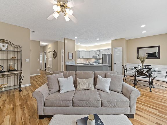 3rd image of 3504 Fishinger Mill Dr