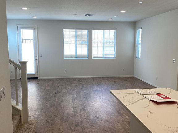 2nd image of 211 Silver Fox Ln