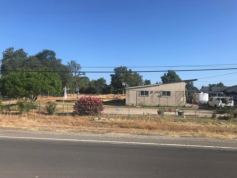 2nd image of 1950 Collyer Dr
