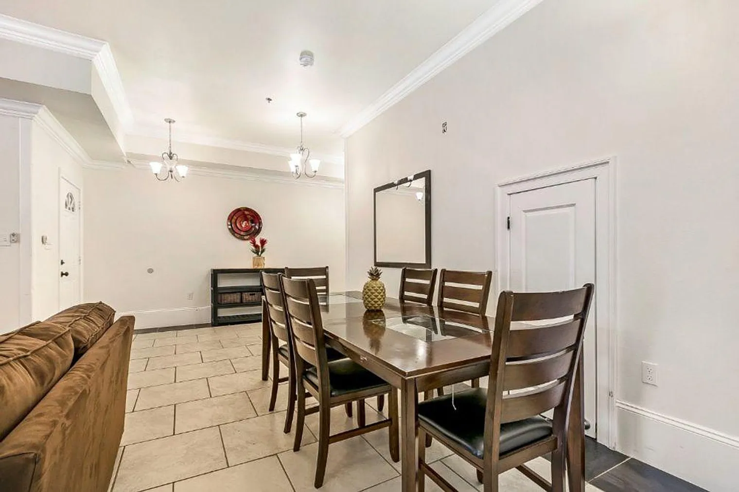 4 bed, 3.0 bath, 3498 sqft, $4,746 — Photo 4