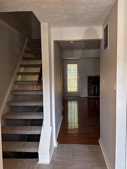 10802 Beech Creek Dr — Photo 2