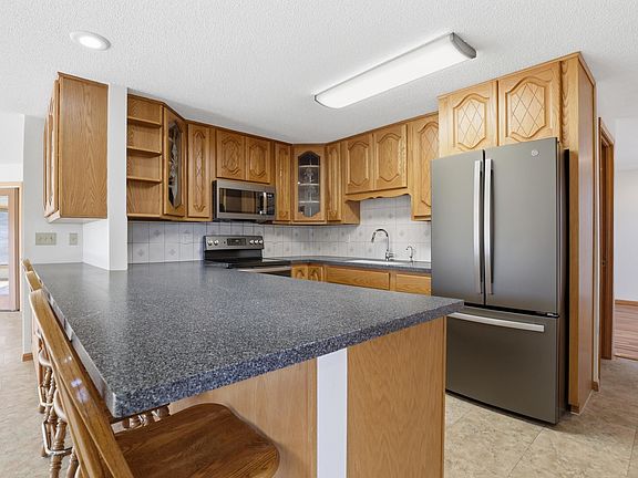 4th image of 4565 Wentworth Dr