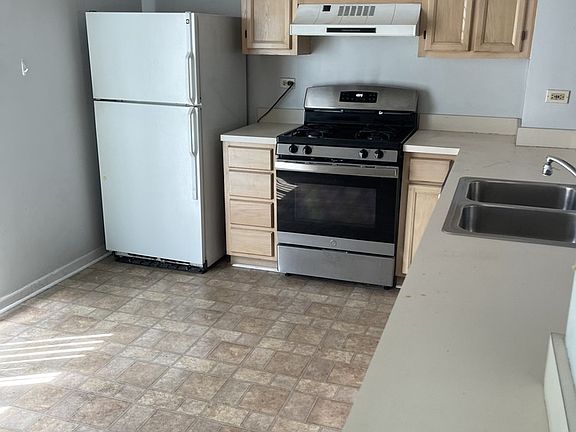 3rd image of 6260 Fremont Dr #6260