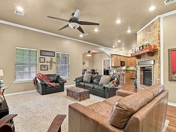 3rd image of 2355 Bryan Rd