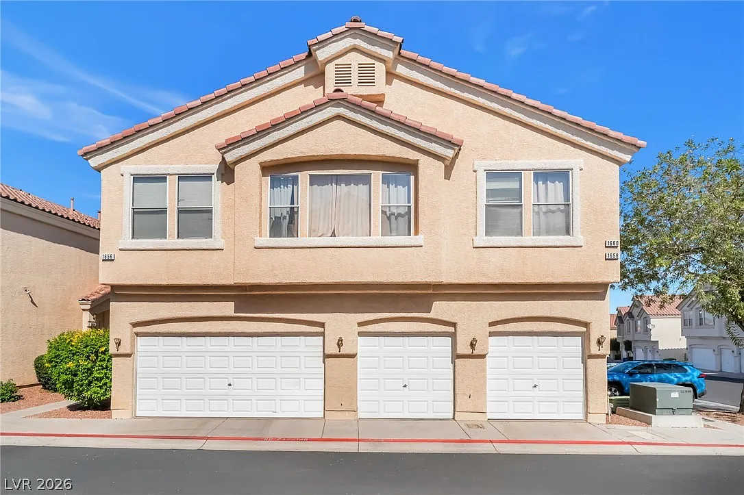 2 bed, 2.5 bath, 1170 sqft, $1,600 — Photo 2